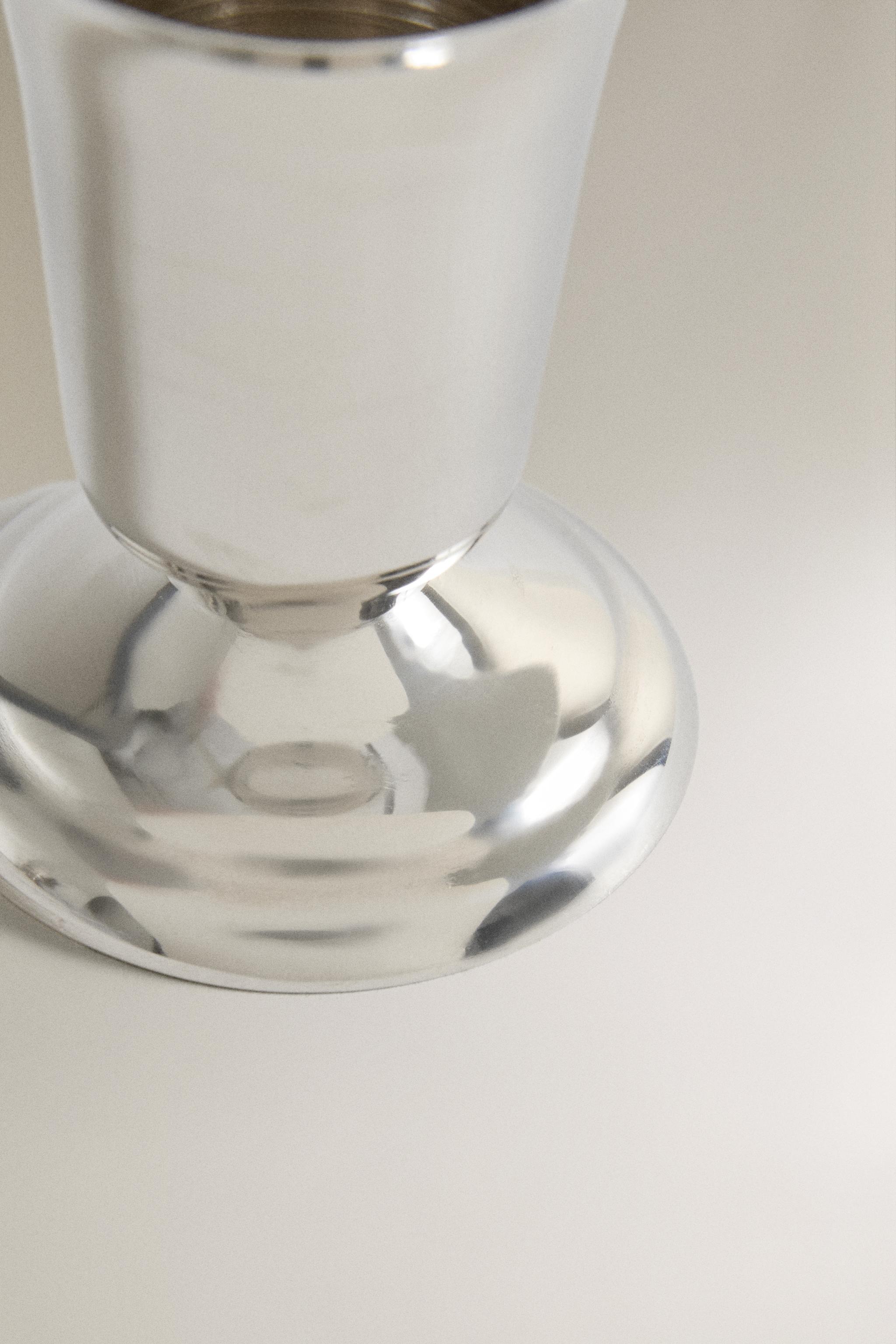 SHINY STEEL TEALIGHT HOLDER